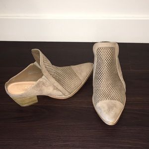 Tan Mules